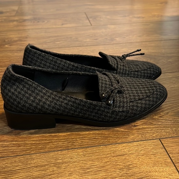 George Women ash and white loafers. US 9. - Picture 3 of 8